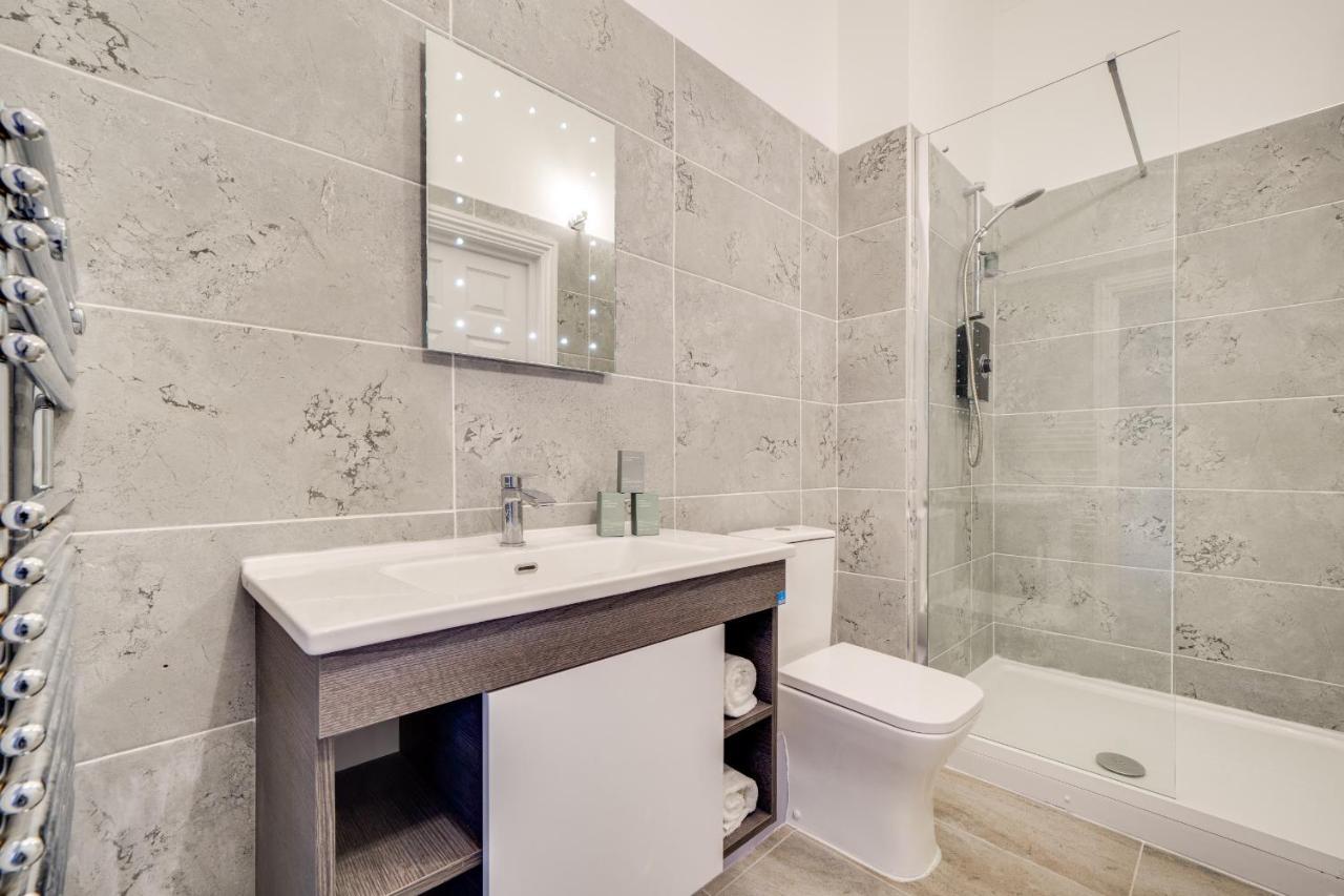 Town House Apartments Wakefield Dış mekan fotoğraf