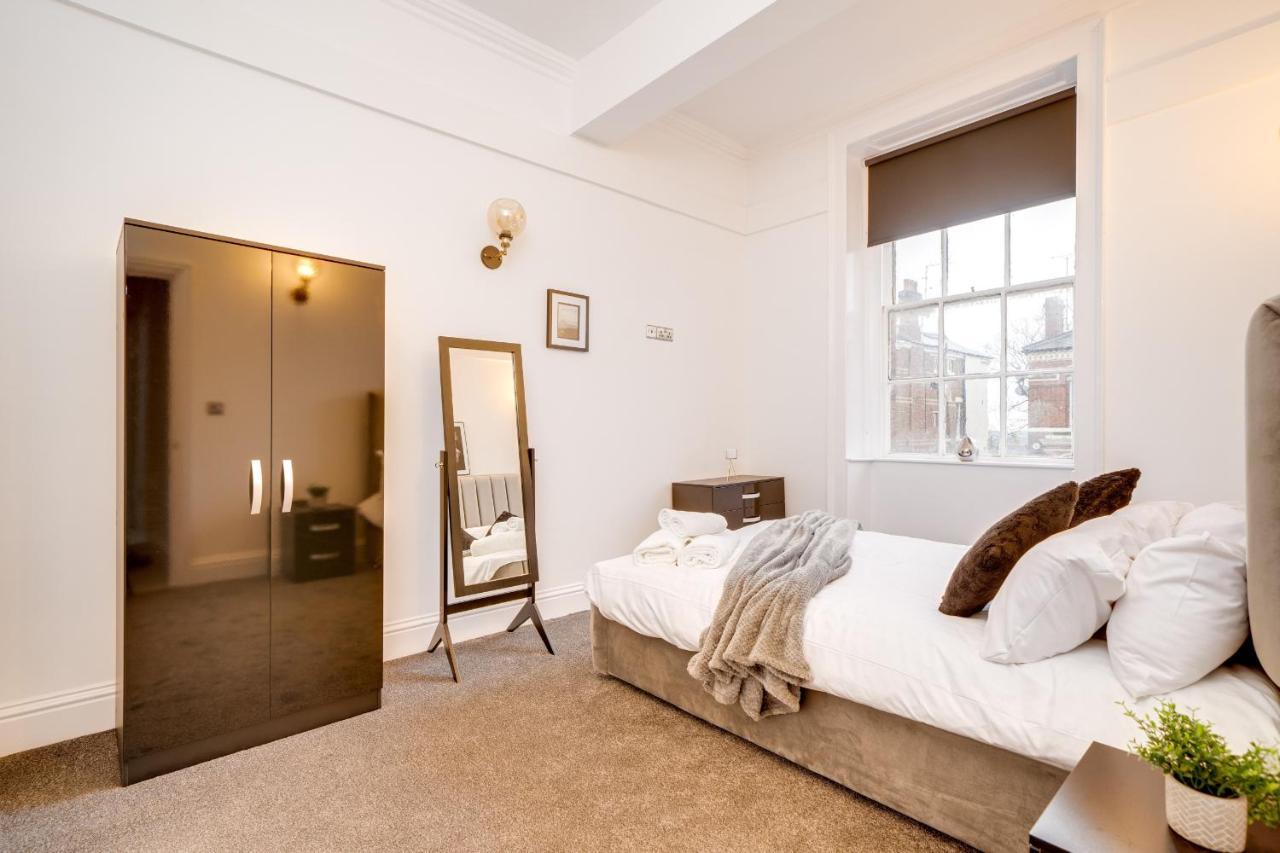 Town House Apartments Wakefield Dış mekan fotoğraf